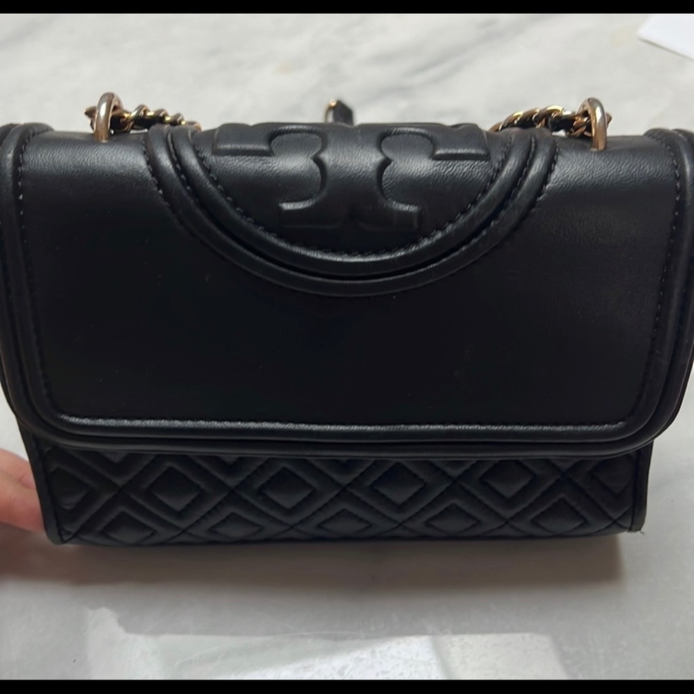 Tory Burch - small Fleming purse black